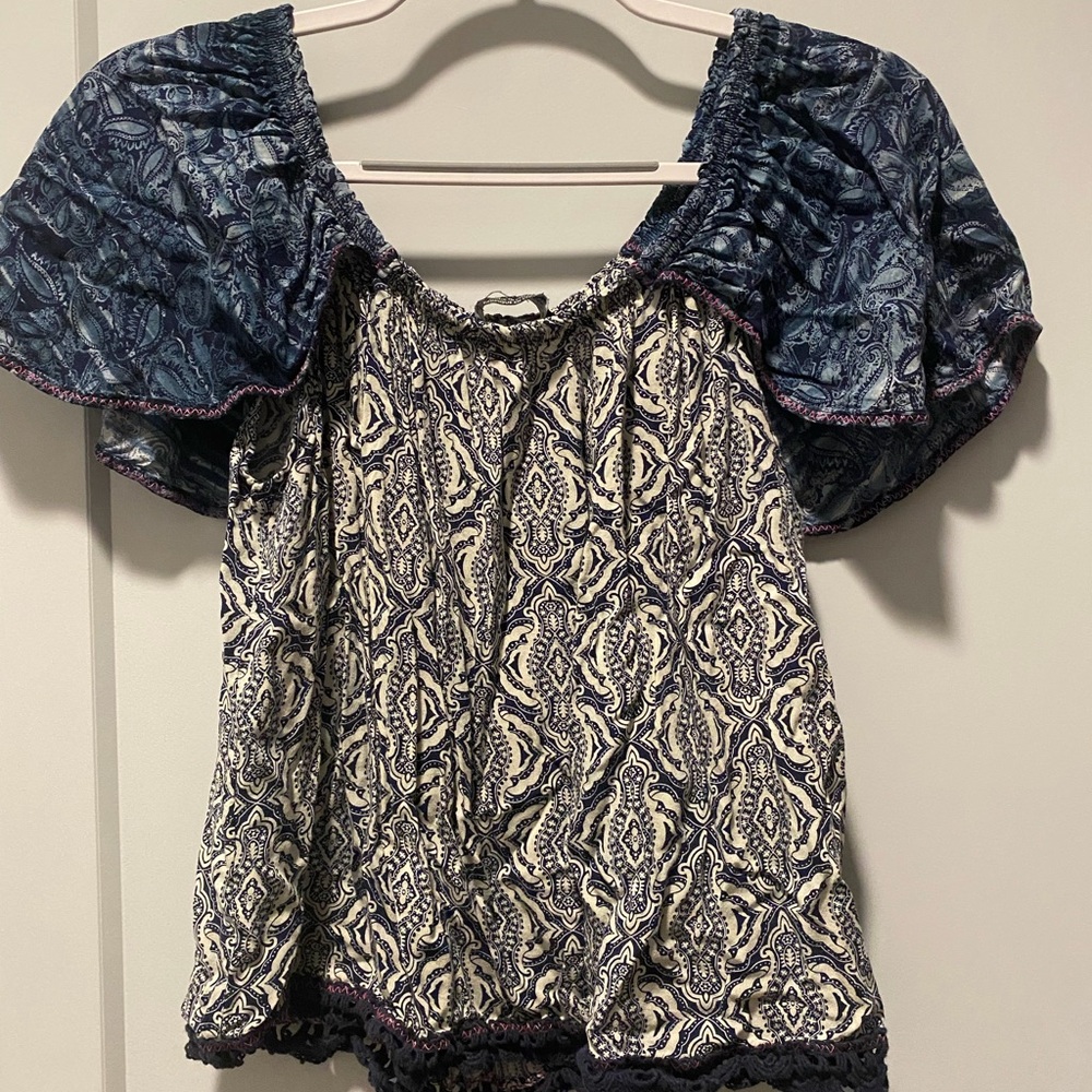 Gypsy 05 Blue and White Patterned Blouse
